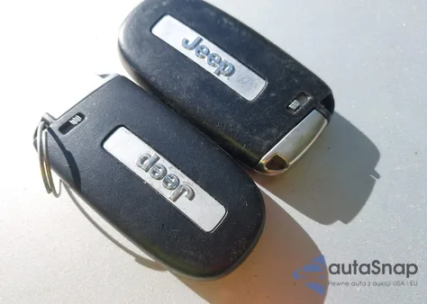 2019 Jeep Grand Cherokee Limited 4X4 from USA, damaged, VIN 1C4RJFBG2KC759025